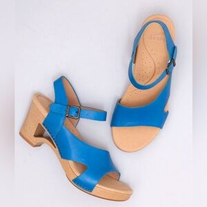 Dansko Tasha Sandals in Turquoise, Size 40 EU or 10 US
